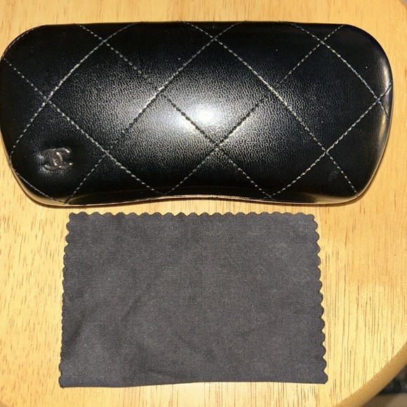 Gorgeous Authentic Chanel Sunglasses w/strass(none missing)embellished logo arms - Picture 14 of 16